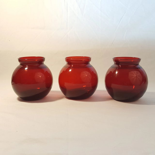 Mid 20th Century Royal Ruby Ivy Ball Vase - Set of 3 For Sale - Image 5 of 5