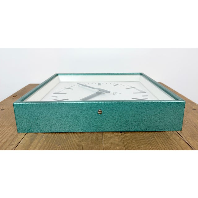 Industrial Square Green Wall Clock from Pragotron, 1980s For Sale - Image 13 of 17