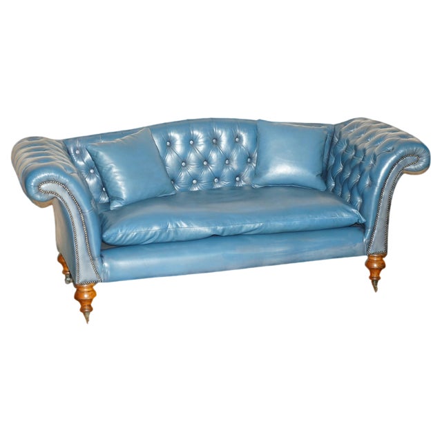 William IV Regency Hump Back Chesterfield Sofa in Blue Leather, 1830s For Sale