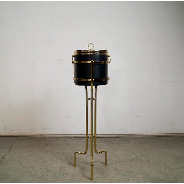 Dorothy Draper 1970’s Hollywood Regency Brass Champagne Ice Bucket Stand With Bucket For Sale - Image 4 of 12