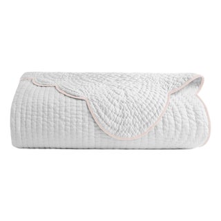 Chairish x Kassatex Quilted Scallop Queen Coverlet, White/Blush For Sale