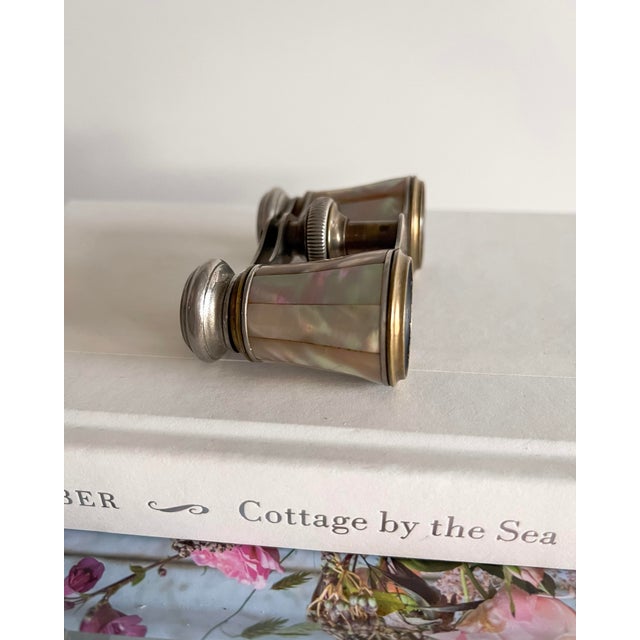 Early 20th Century French Sportiere Mother-of-Pearl Opera Glasses, Paris For Sale In Pittsburgh - Image 6 of 11