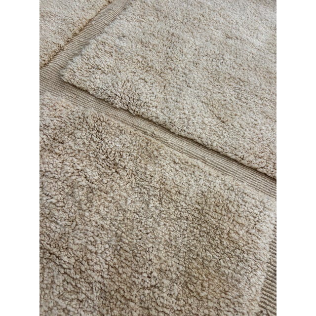 Luxury Handmade Beni Ouarain Mrirt Rug – 220 × 310 Cm | 7.2 × 10.2 Ft | Pure Moroccan Wool For Sale - Image 15 of 17