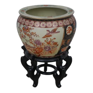 Stunning Chinese Decorated Porcelain Bowl on Stand