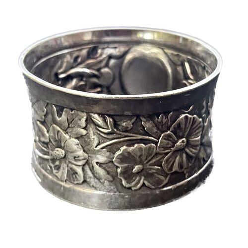 Art Nouveau An Christofle Floral & Shield Napkin Ring For Sale - Image 3 of 6