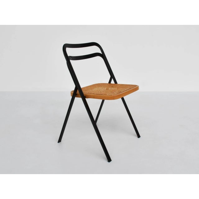 1970s Vintage Italian Folding Chairs in Vienna Straw and Metal by Giorgi Cattellan for Cidue, 1970s, Set of 4 For Sale - Image 5 of 10
