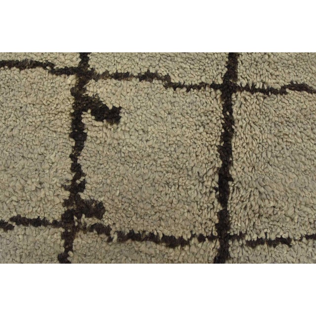 Moroccan Rug 8’2” X 10′ Gray Wool Contemporary Hand-Knotted Carpet For Sale - Image 9 of 15