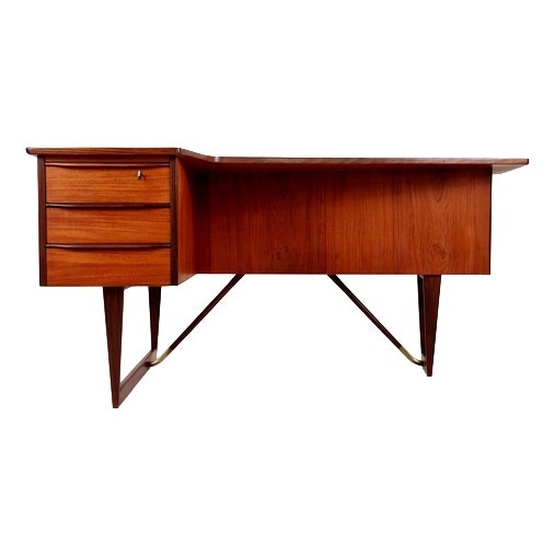 Danish Teak Desk Model Executive Desk Boomerang by Peter Lovig Nielsen for Hedensted, 1960s For Sale