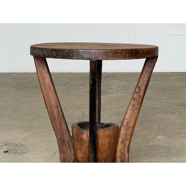 Mid-Century Modern Sculptural Folk Art Side Table in Wood For Sale - Image 3 of 11