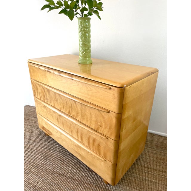 Vintage Mid-Century Modern Heywood Wakefield 4 Drawer Encore Dresser in Wheat For Sale In Palm Springs - Image 6 of 13