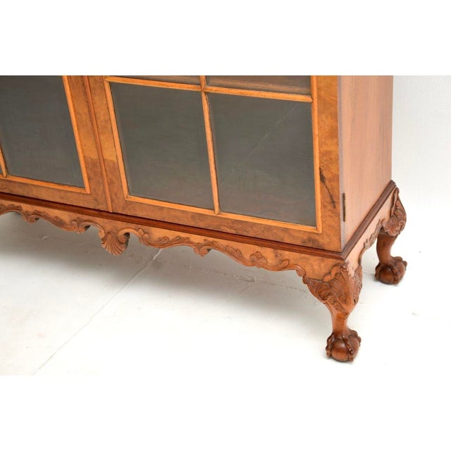 Vintage Queen Anne Bookcase in Burr Walnut, 1920 For Sale - Image 10 of 11