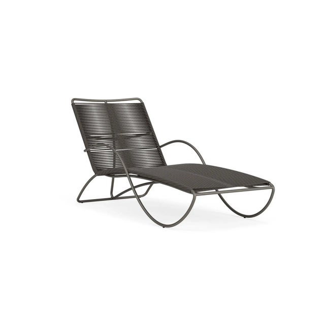 Brown Jordan Walter Lamb Aluminum Contoured Chaise, Mica frame with Coal fabric For Sale - Image 13 of 13