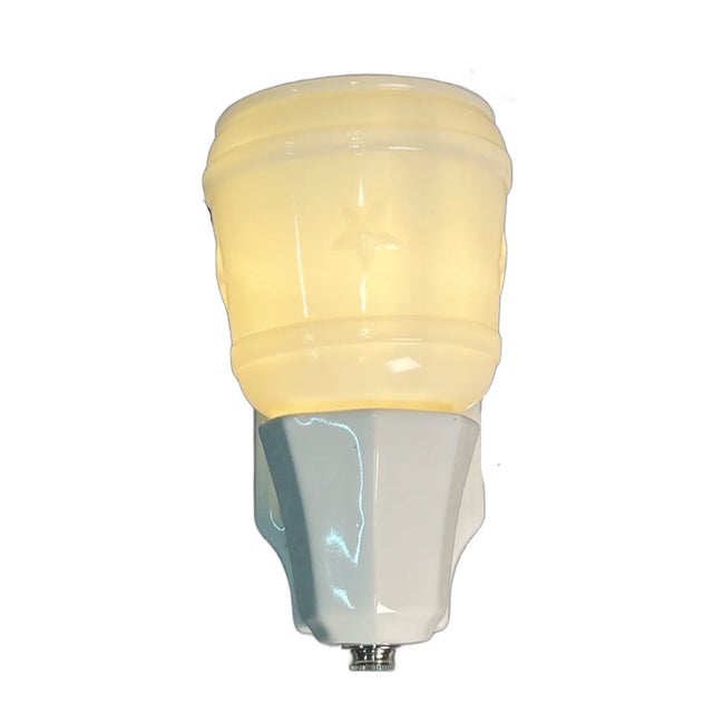 Art Deco Porcelain Bath Sconce With Star Shade #2524 For Sale - Image 3 of 3