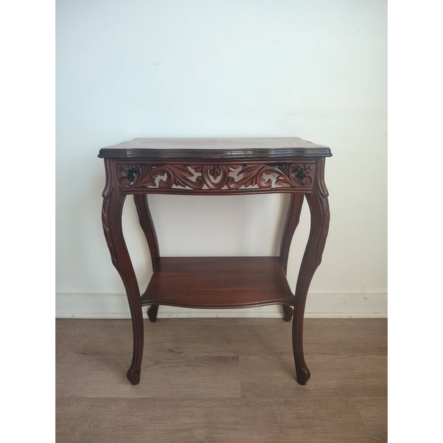 French Antique French Louis XV Style Inlaid Marquetry and Carved Walnut Accent Table For Sale - Image 3 of 11