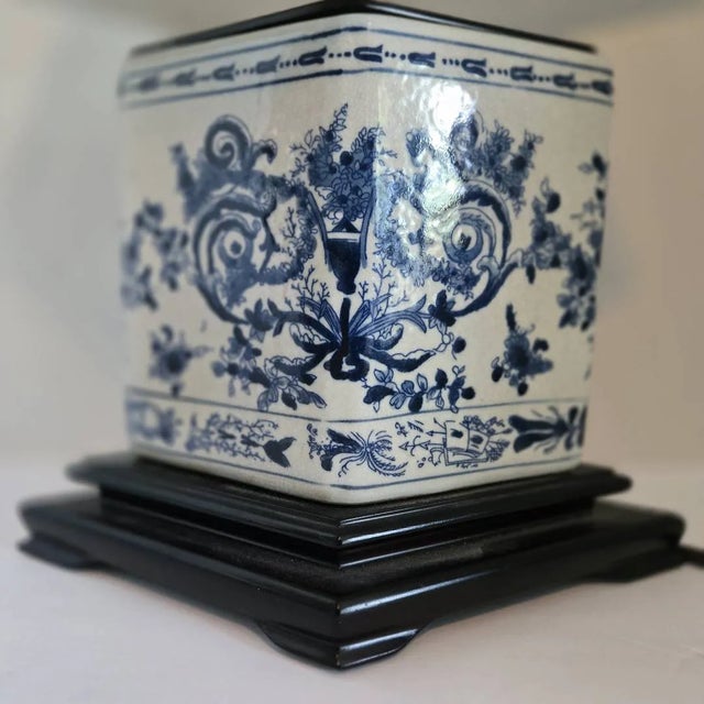 1980s Blue & White Diamond Shaped Chinoiserie Lamp For Sale - Image 4 of 8