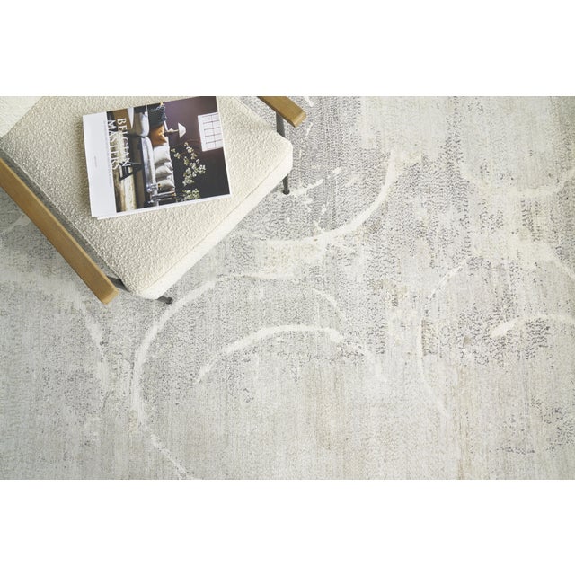 Exquisite Rugs Fine Pure Silk Hand-Knotted Silk Gray/Ivory Rug-8'X10' For Sale In Los Angeles - Image 6 of 7