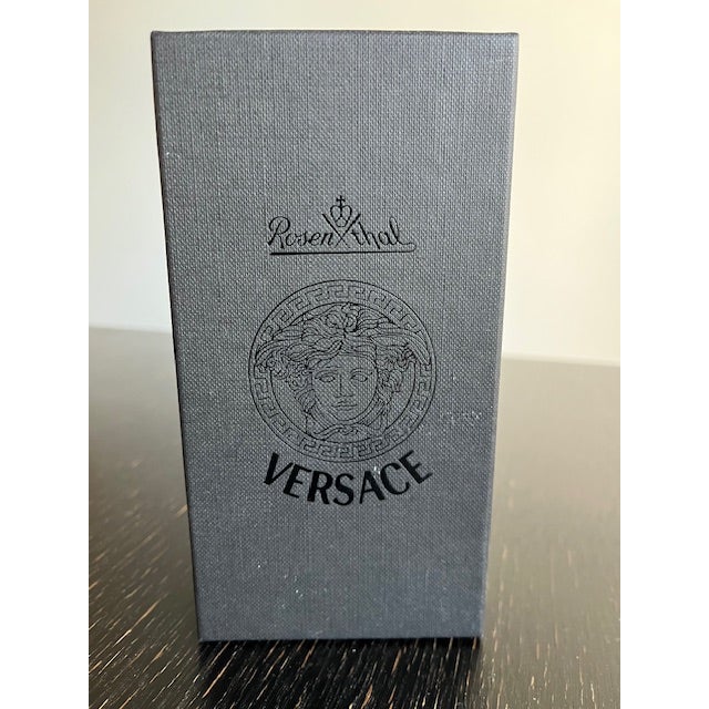 Rosenthal Versace X Rosenthal Medusa Amber Lumiere Crystal Bottle Stopper – New in Box, Vintage For Sale - Image 4 of 6