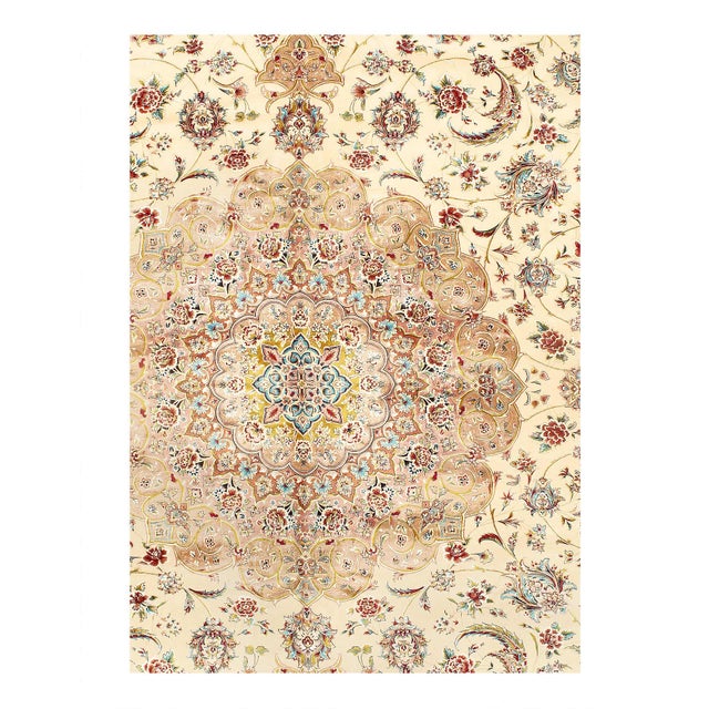 Viscose on a cotton foundation with a medallion This rug has a dense, soft pile, and excellent quality, to ensure that you...