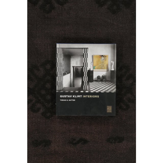 Taupe Rug & Kilim’s Contemporary Turkish Runner in Dark Taupe & Charcoal Medallion For Sale - Image 8 of 9