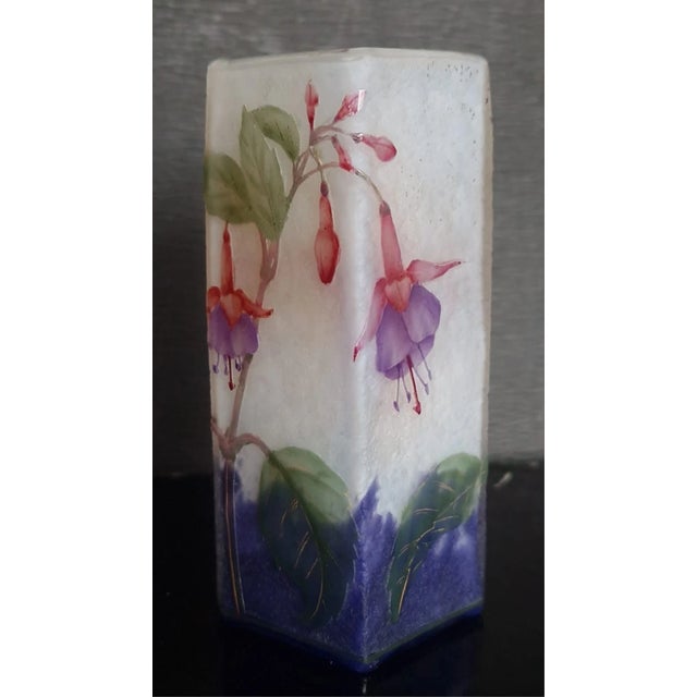 Daum Nancy Daum Nancy (France) – Art Nouveau Enameled Cameo Glass Vase Fuchsia, c.1900 For Sale - Image 4 of 5