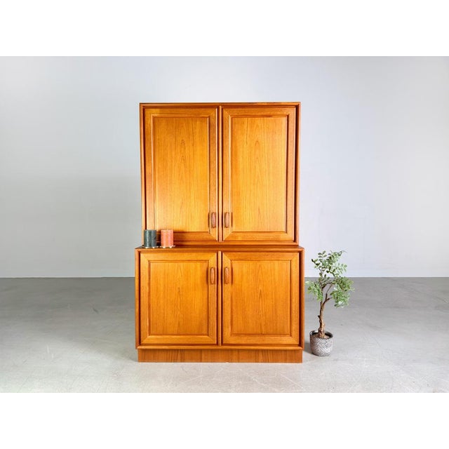 A beautiful vintage (top) cabinet/chest from rt möbel from the 1960s. The design comes from heinrich riestenpatt and is...