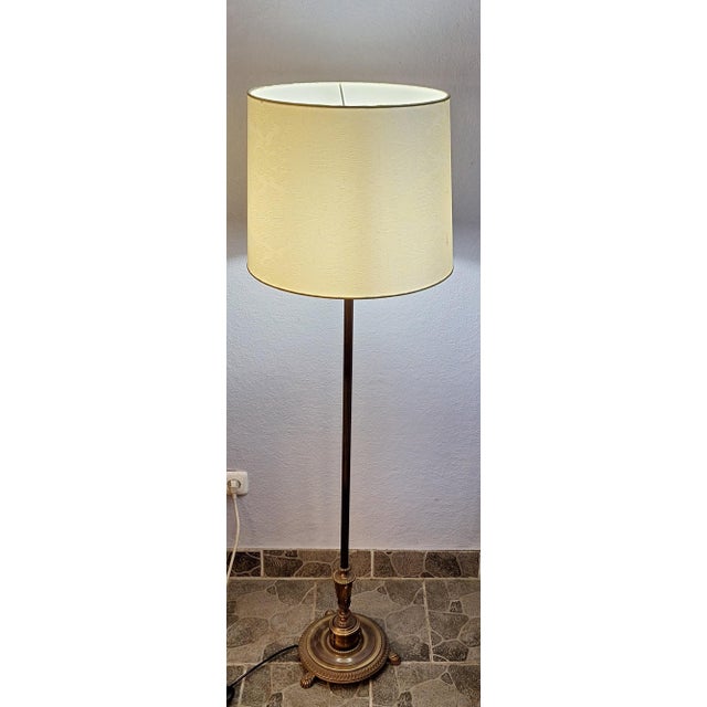 Mid-Century Modern Vintage Floor Lamp with Brass Frame and White Patterned Fabric Shade, 1950s For Sale - Image 3 of 8