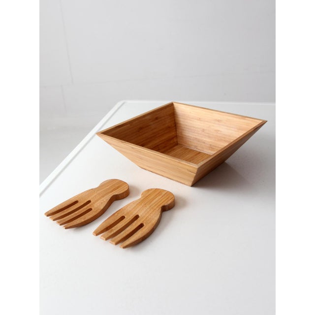 1980s Vintage Bamboo Salad Serving Bowl With Hand Shaped Serving Utensils For Sale - Image 5 of 18
