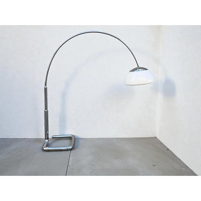 Mid-Century Arch Floor Lamp in Chrome and White from Gebrüder Cosack, 1970s, in Good conditions. Designed 1970 to 1979 I...