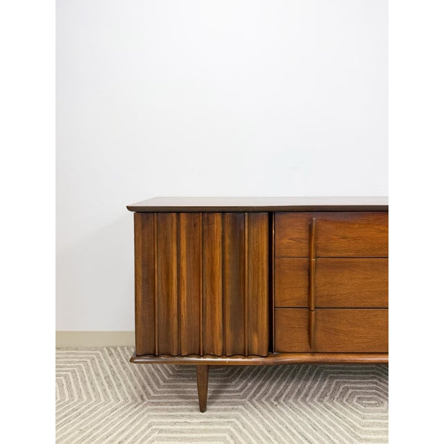 Rare United Furniture MCM Long Dresser Intricate Wood Pulls Vintage Lowboy For Sale In Tampa - Image 6 of 17