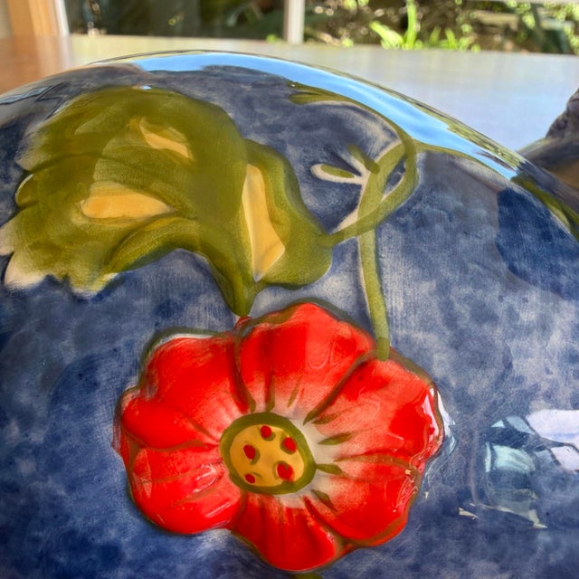 2010s Le Jardin 12" Blue Ceramic Sleeping Cat Figurine W/ Bird & Floral Design – Rare For Sale - Image 5 of 9