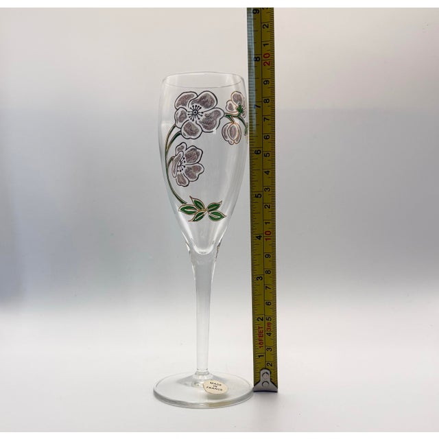 Glass 1990s Pierre Jouet France Époque Art Nouveau Crystal Champagne Flutes Pink Flowers - Set of 4 For Sale - Image 7 of 11