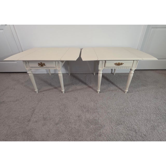 Vintage Ethan Allen American Traditional Drop-Leaf Side Tables – Pair For Sale - Image 11 of 11