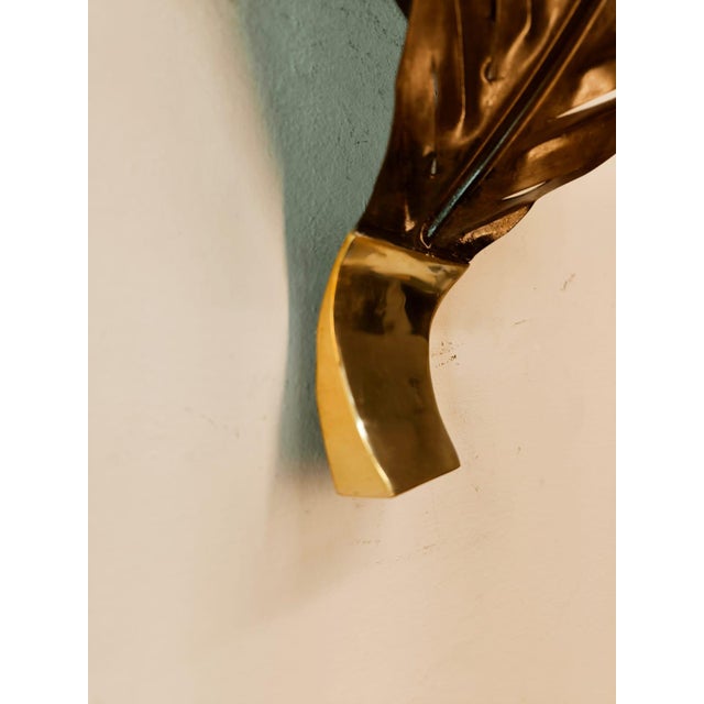 Brown Metal Palm Leaf, in Very Good conditions. Designed 1970 to 1979 Up to 250V (Europe/UK Standard).The wiring of this...