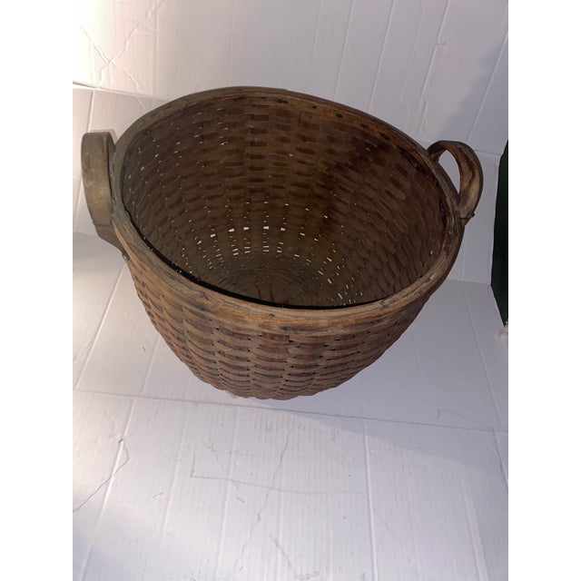 Wood 19th-Century Antique Splint Wood Round Basket With Handles For Sale - Image 7 of 9