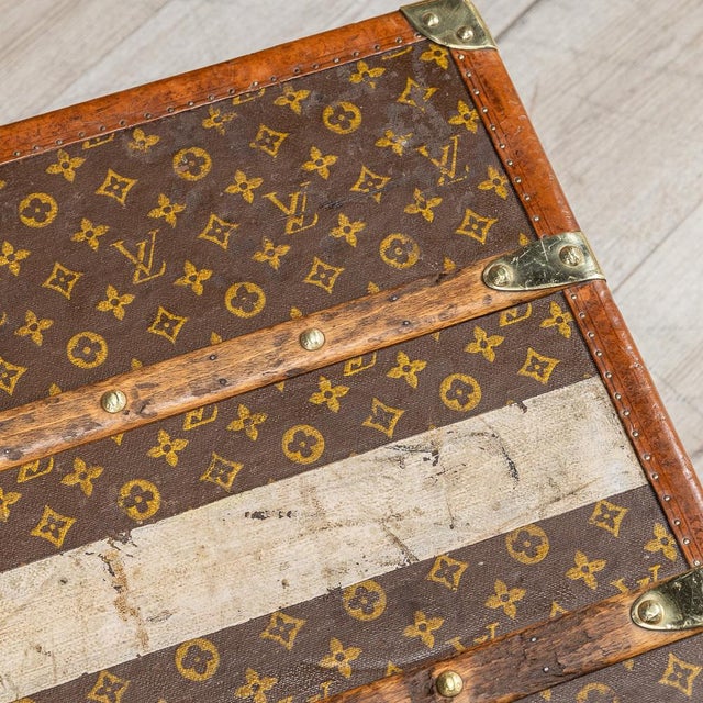 Trunk from Louis Vuitton, France, 1930s For Sale - Image 12 of 18