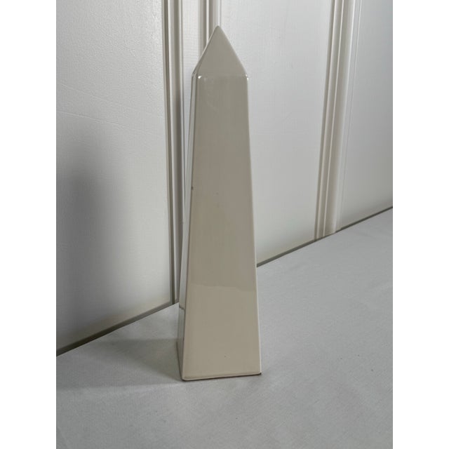 Vintage Classical Roman White Ceramic Obelisk by Fitz & Floyd For Sale In Houston - Image 6 of 10
