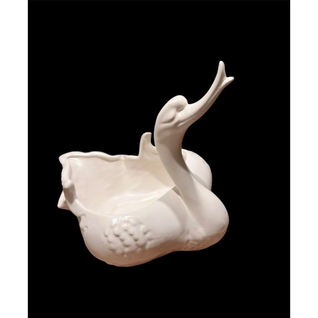 Vintage White Swan Hull Art Pottery 23 Usa Ceramic For Sale - Image 11 of 11