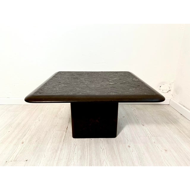 Surface with a slate-like feel.