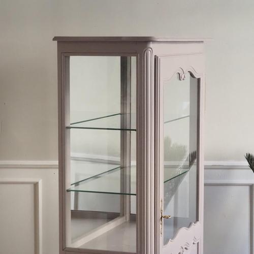 French Display Cabinet with Mirrored Back Panel, 1890s For Sale - Image 11 of 18