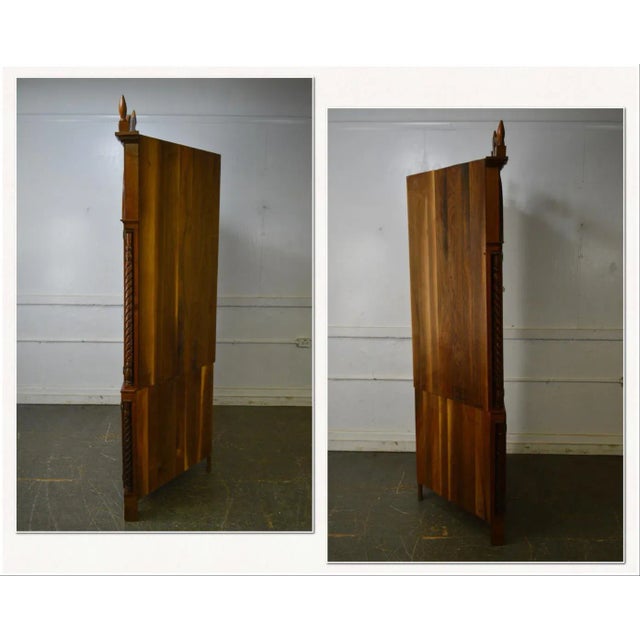 -fwmr Chippendale Style Hand Crafted Solid Walnut Corner Cabinet AGE / ORIGIN: Approx. 38 years, America DETAILS /...