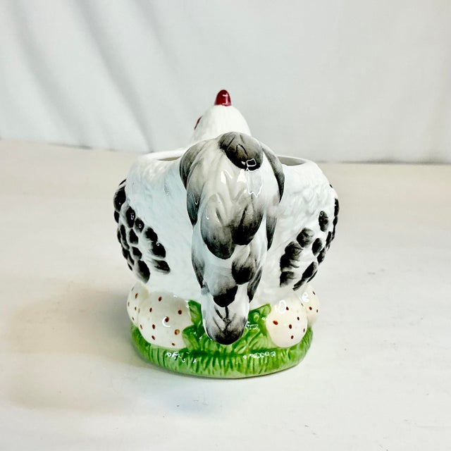 White Mid-Century Americana Arts & Crafts Farmhouse Ceramic Chicken Planter. For Sale - Image 8 of 9