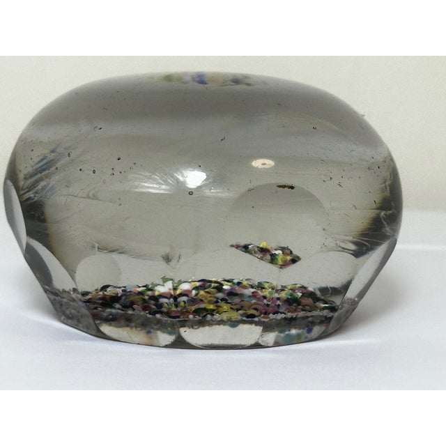 French Antique 1850 Traditional Small French Glass Pebble Inclusions Paperweight For Sale - Image 3 of 12