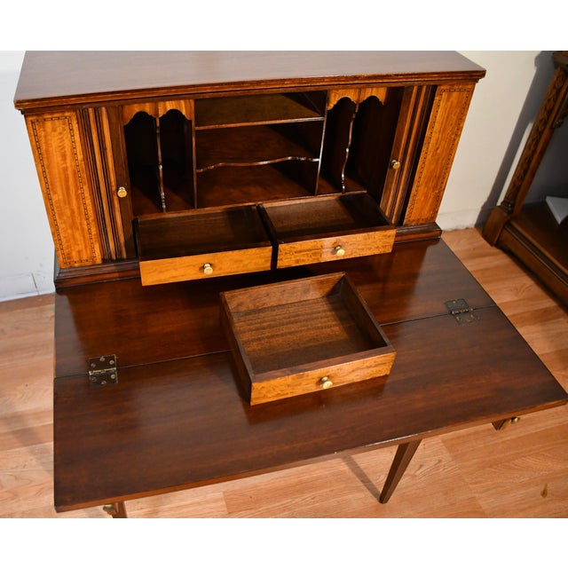 1900s English Hepplewhite Mahogany Inlaid Secretary / Tambour Writing Desk For Sale - Image 10 of 18