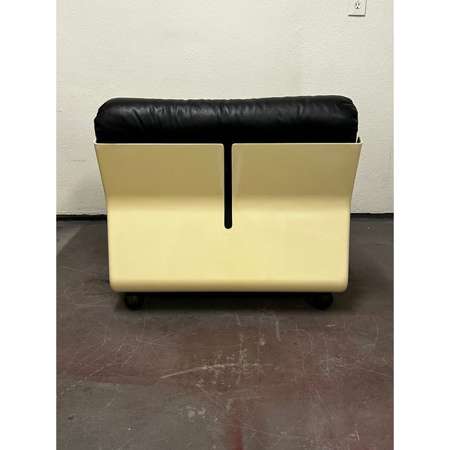 Circa 1970 Original Black Leather Amanta Lounge Chairs by Mario Bellini for C&b Italia For Sale - Image 9 of 18