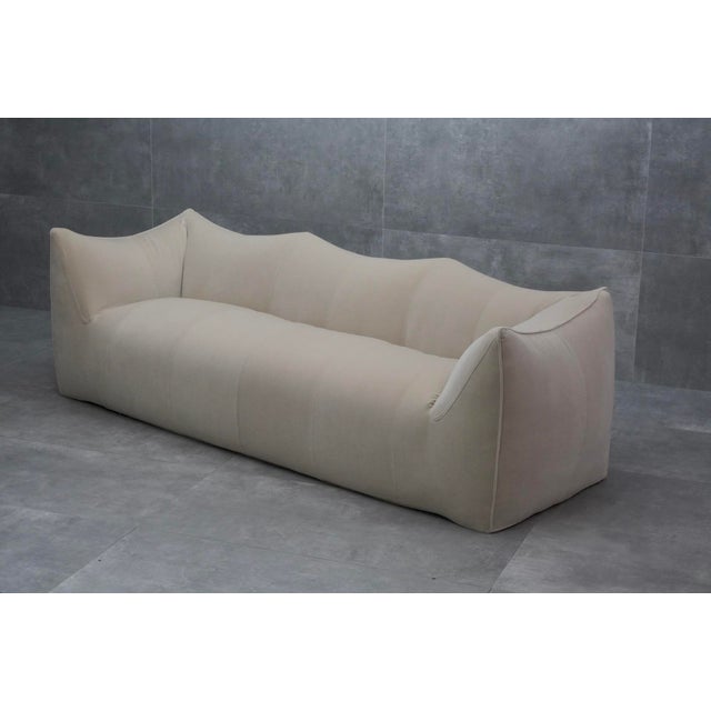 Le Bambole 3-Seater Sofa in Ecru Velvet by Mario Bellini for B&b Italia, 1970s For Sale - Image 10 of 10