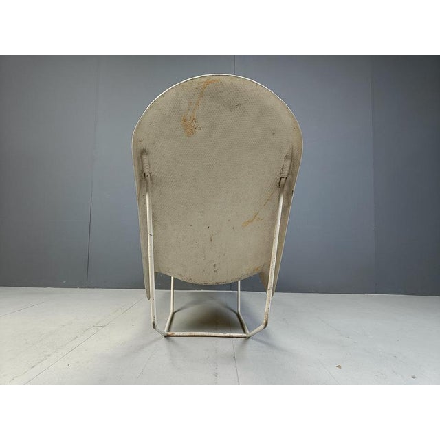 White Mid-Century Fiberglass Chaise Longue, 1960s For Sale - Image 8 of 10