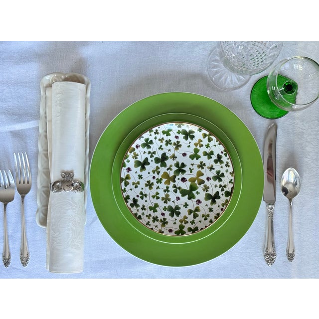 Traditional Made in Ireland Mid-Century Fine Damask Napkins - Set of 6 + 1 For Sale - Image 3 of 17