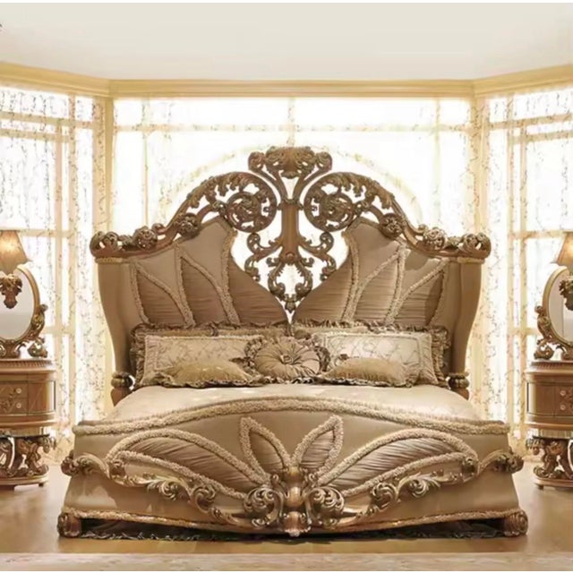 Élysée Royale Canopy Bed For Sale In Los Angeles - Image 6 of 6