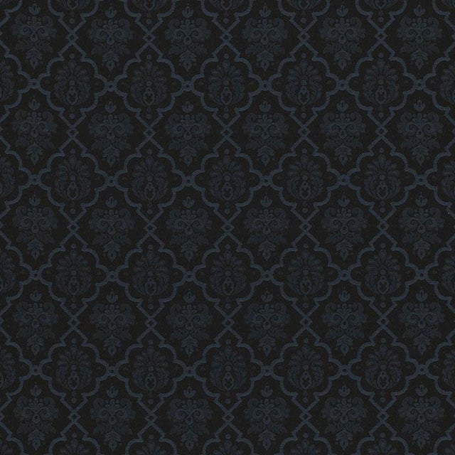 An outdoor fabric that feels like linen, this stylish woven stands up to the wear and tear of family life. It is made of...