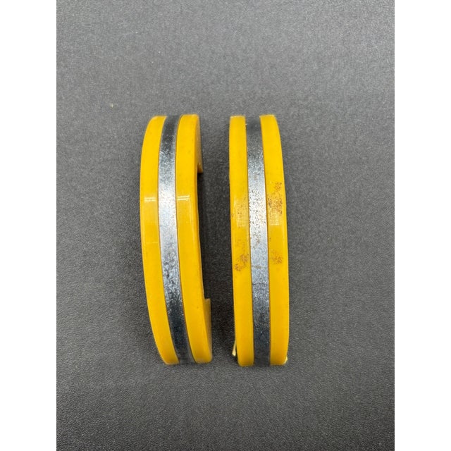 Unused Yellow Art Deco Bakelite Door/Drawer Pulls With Chrome Strip, Set of 21 For Sale - Image 11 of 11